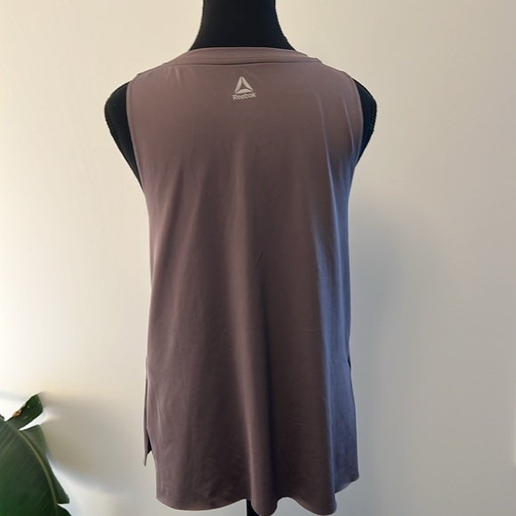 Reebok running shirt xs - Picture 2 of 6